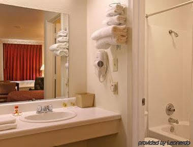 מוסקוגי Rodeway Inn מראה חיצוני תמונה